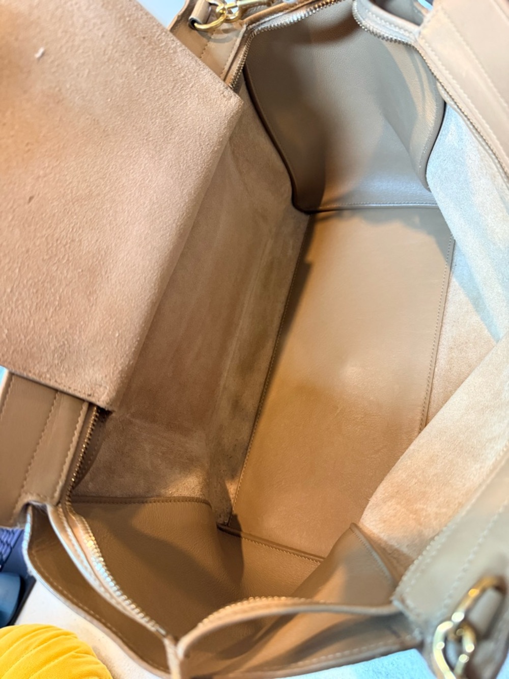 Saint Laurent Monogram Cabas Downtown Bag with Gold YSL Logo - Picture 8 of 16